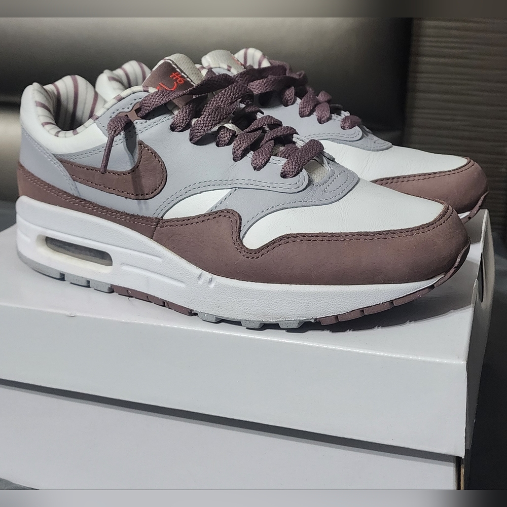 Nike Men's Air Max Sneakers - White and Brown